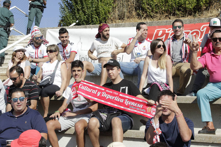 Fotos: Unionistas cae por la mínima ante la Cultural Leonesa (0-1)