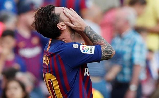 Messi se lamenta tras una acción. 