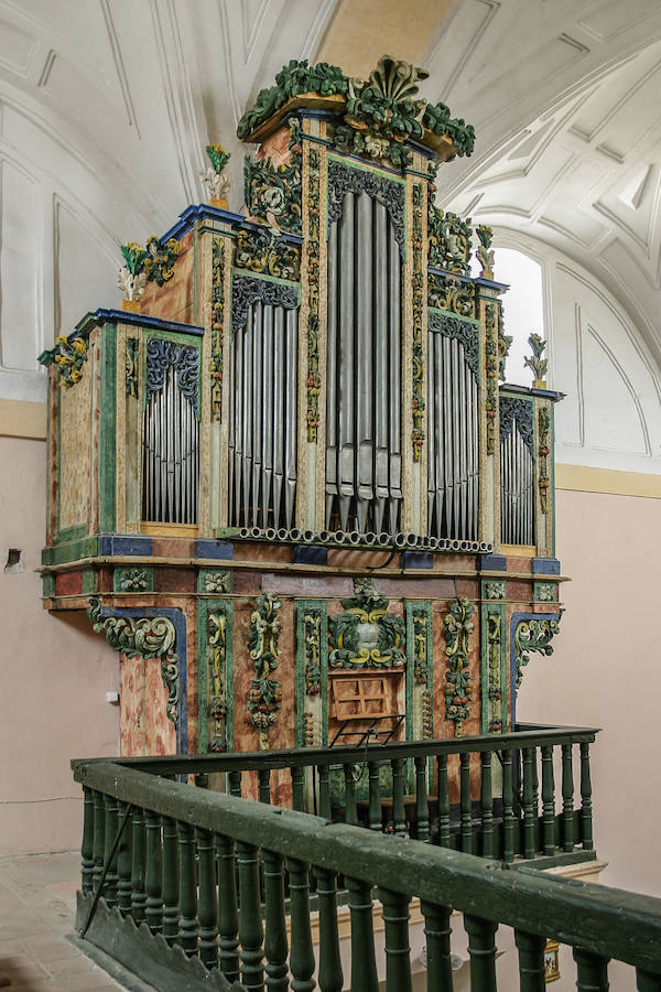 Órgano de la iglesia de Abades.