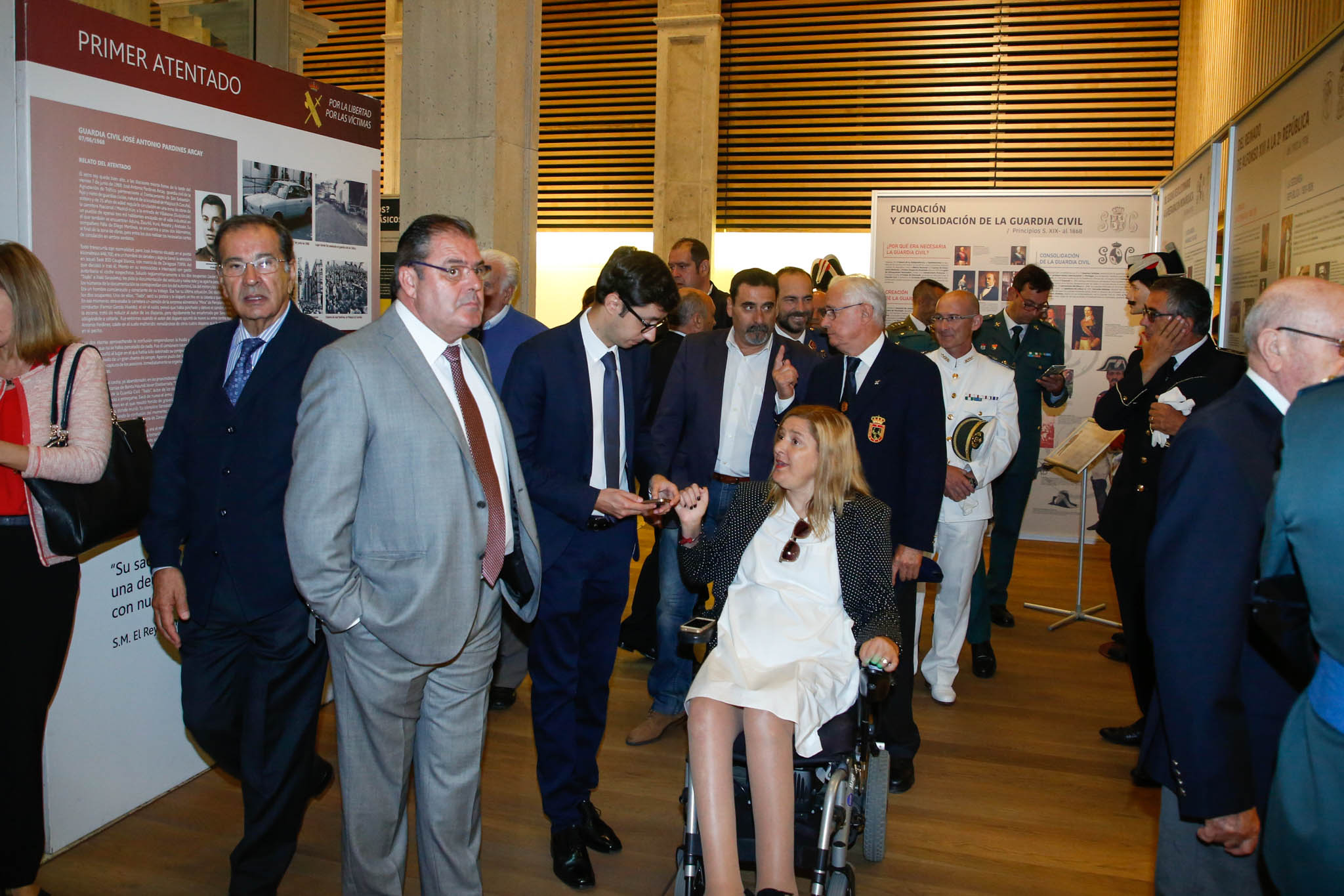 Fotos: Exposición sobre la historia de la Guardia Civil en Salamanca
