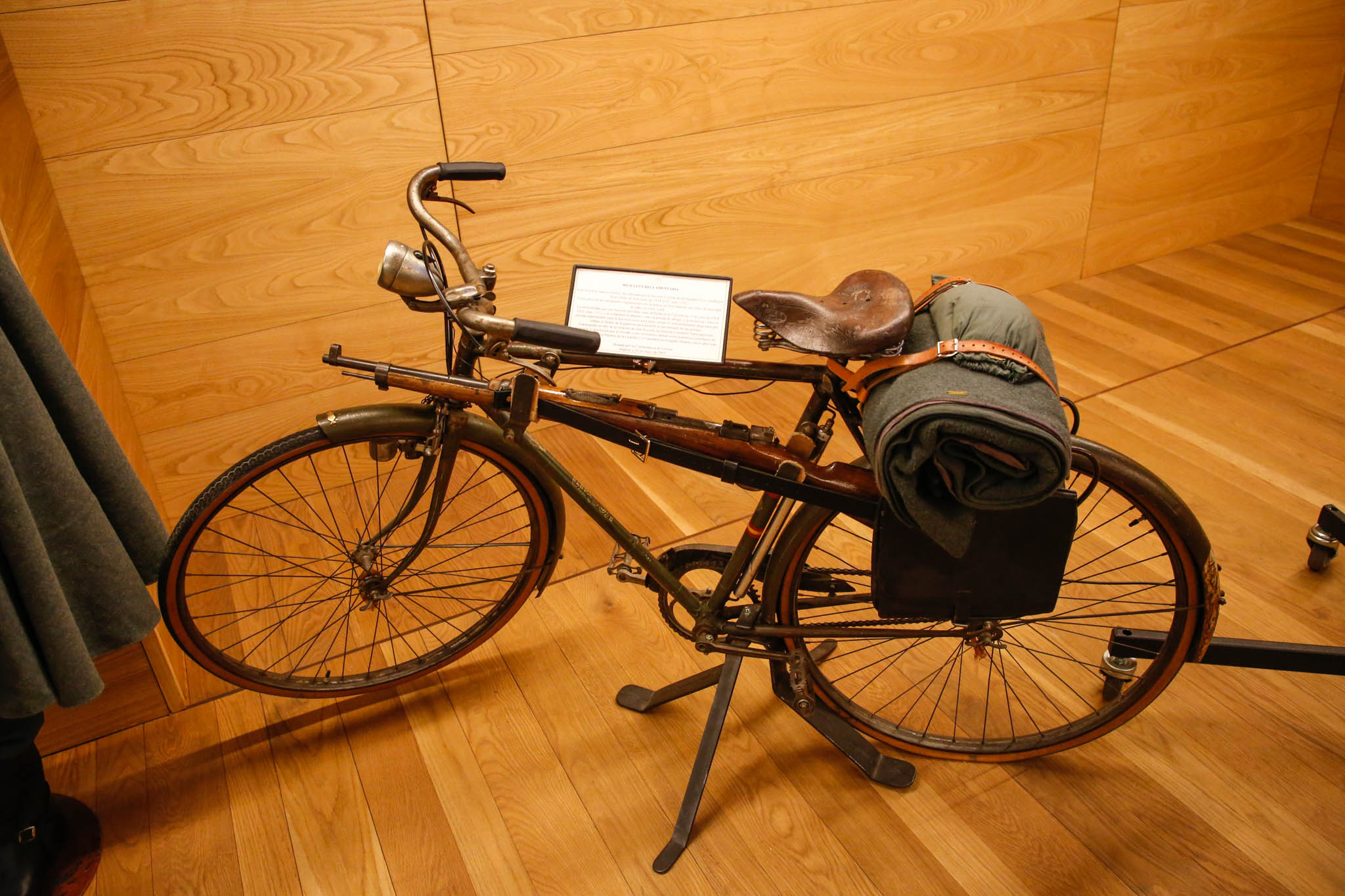 Fotos: Exposición sobre la historia de la Guardia Civil en Salamanca