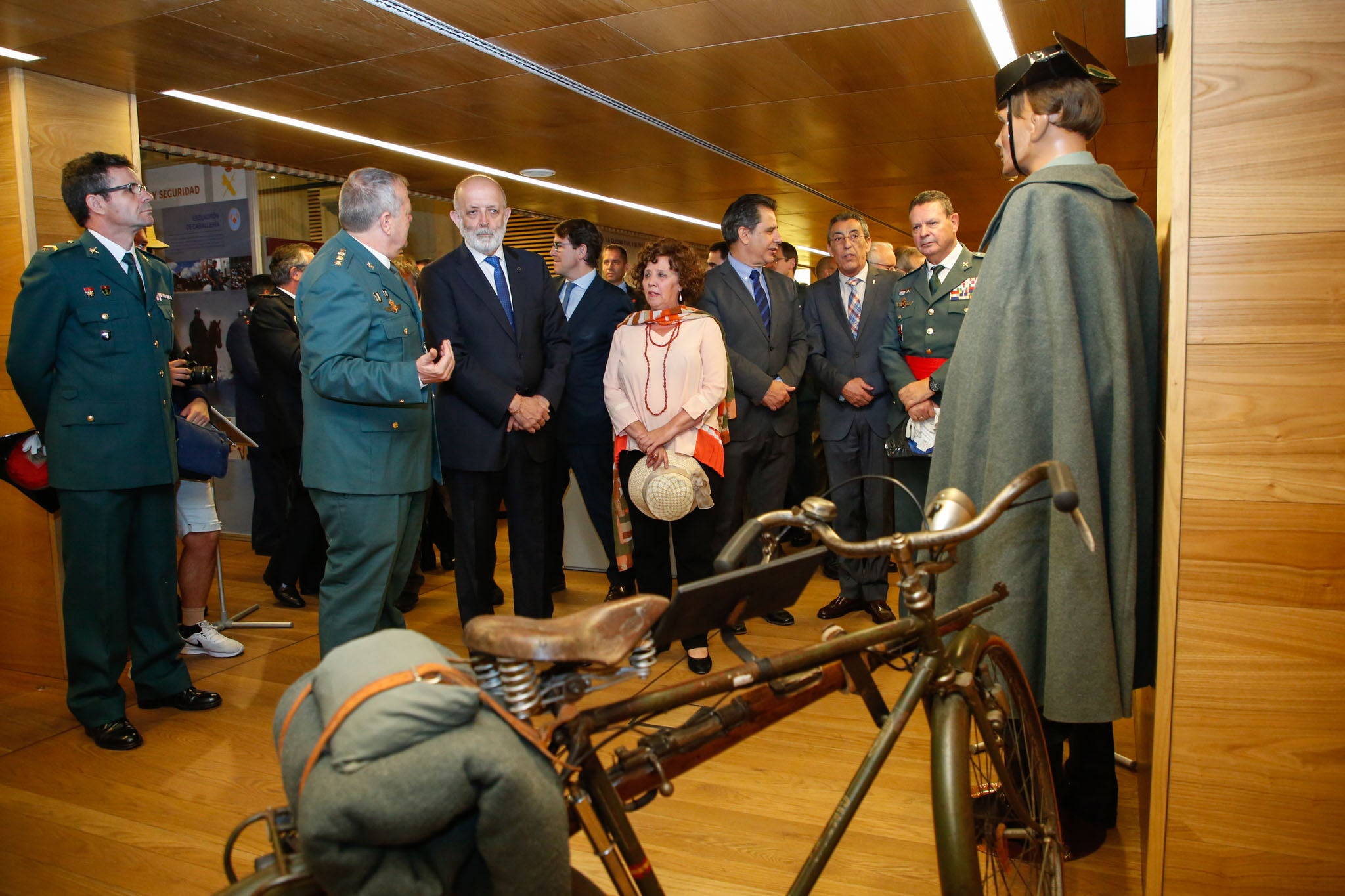 Fotos: Exposición sobre la historia de la Guardia Civil en Salamanca