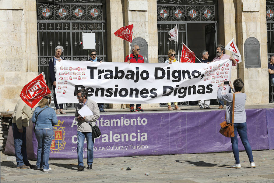 Fotos: Los pensionistas se manifiestan en Palencia