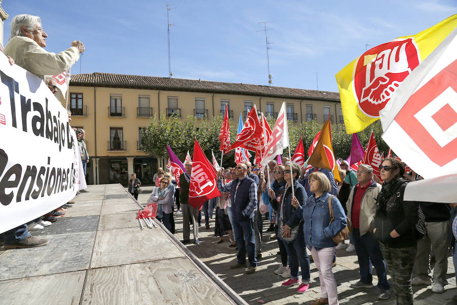 Fotos: Los pensionistas se manifiestan en Palencia