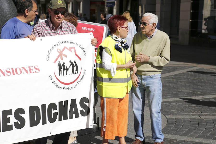 Fotos: Los pensionistas se manifiestan en Palencia