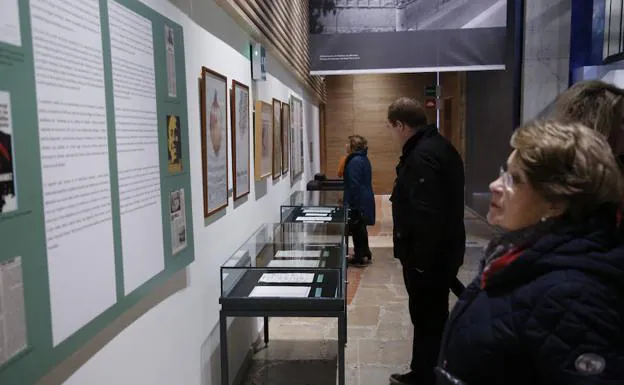Exposición sobre Miguel Hernández celebrada la pasada primavera en el Centro Documental de la Memoria Histórica. 