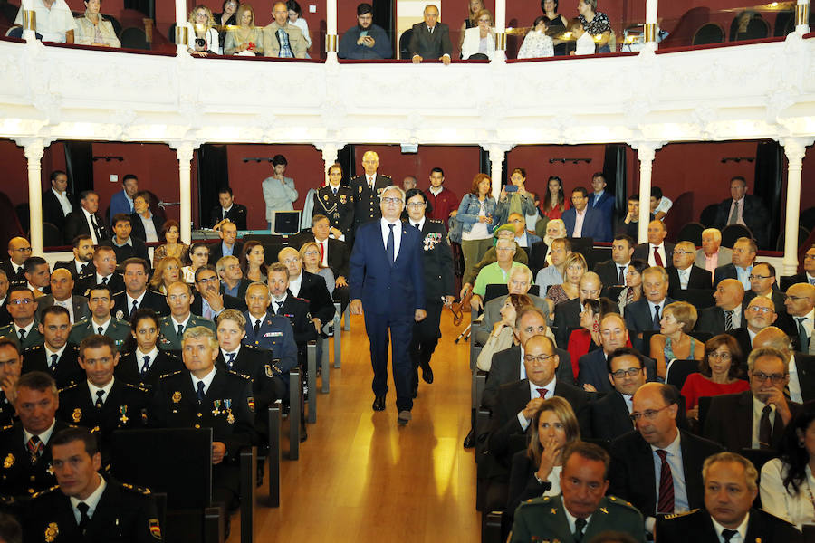 Fotos: Fiesta de los Angeles Custodios de la policia nacional en Palencia