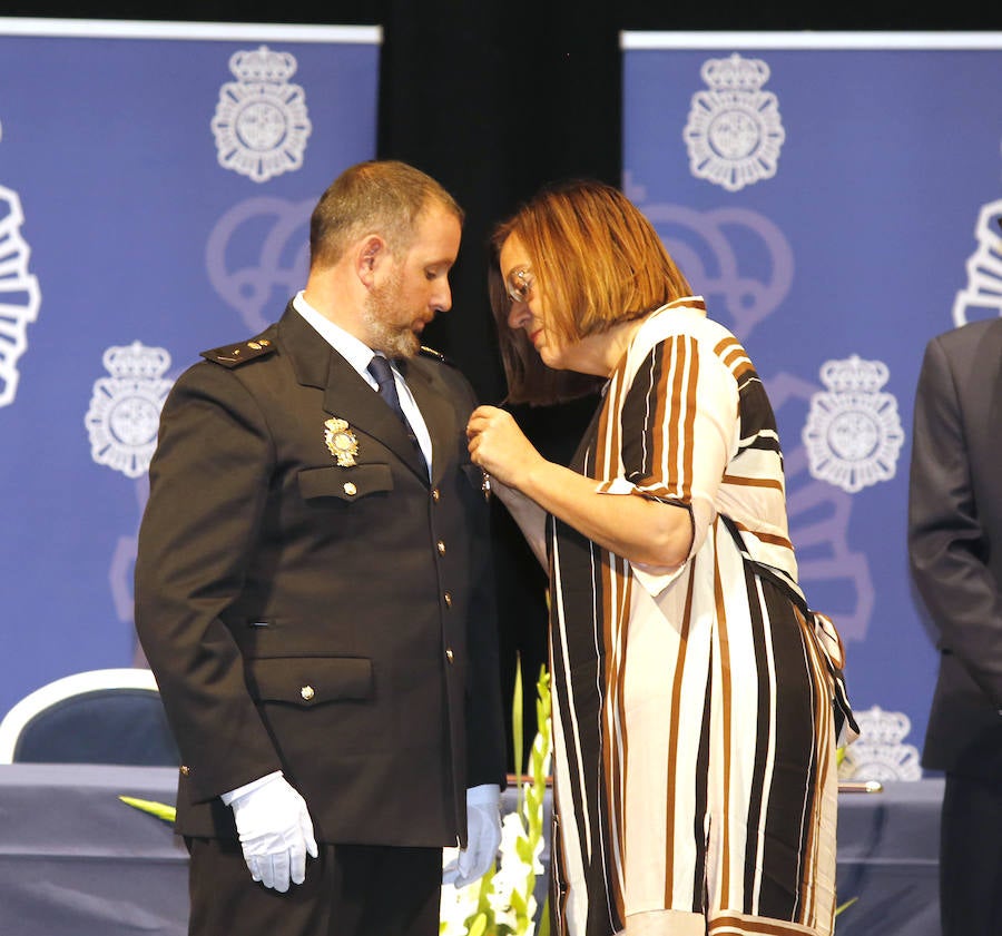 Fotos: Fiesta de los Angeles Custodios de la policia nacional en Palencia