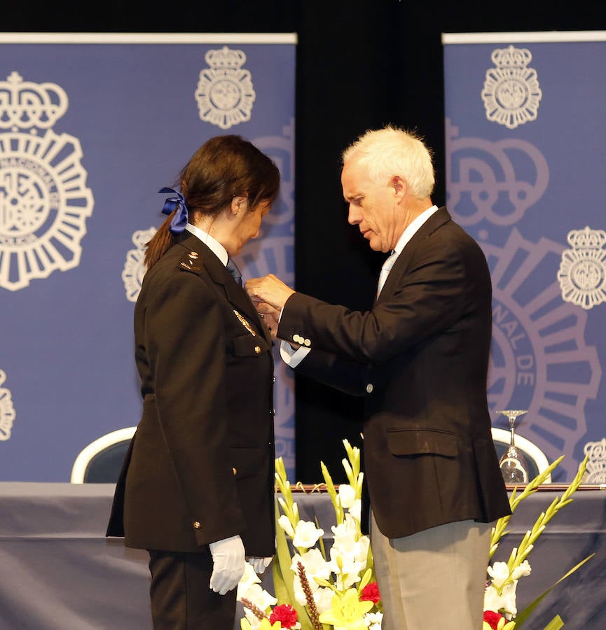 Fotos: Fiesta de los Angeles Custodios de la policia nacional en Palencia