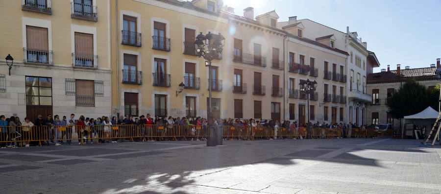 Fotos: Expectación en Palencia ante las cocinas de MasterChef Junior