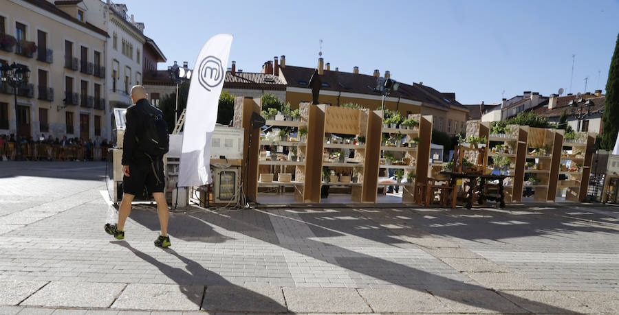 Fotos: Expectación en Palencia ante las cocinas de MasterChef Junior