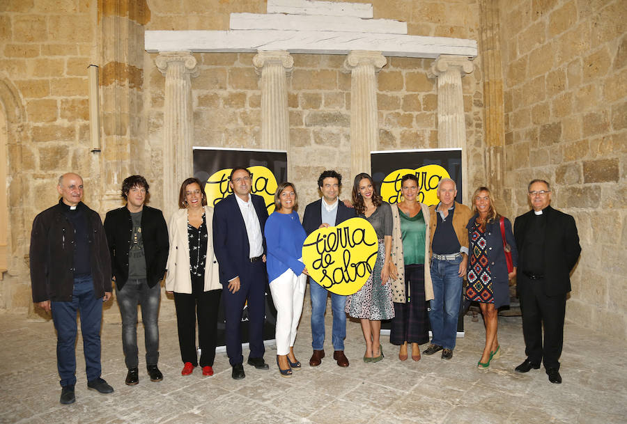 Fotos: Expectación en Palencia ante las cocinas de MasterChef Junior