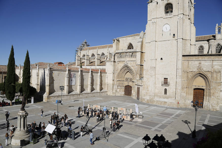 Fotos: Expectación en Palencia ante las cocinas de MasterChef Junior