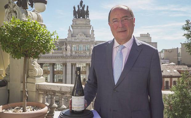 El bodeguero Carlos Moro, en la Terraza del Casino de Madrid. 