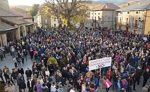 Concentración contra el cierre de la térmica de Velilla organizada en noviembre. 