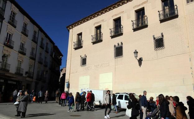 Fachada del Teatro Cervantes