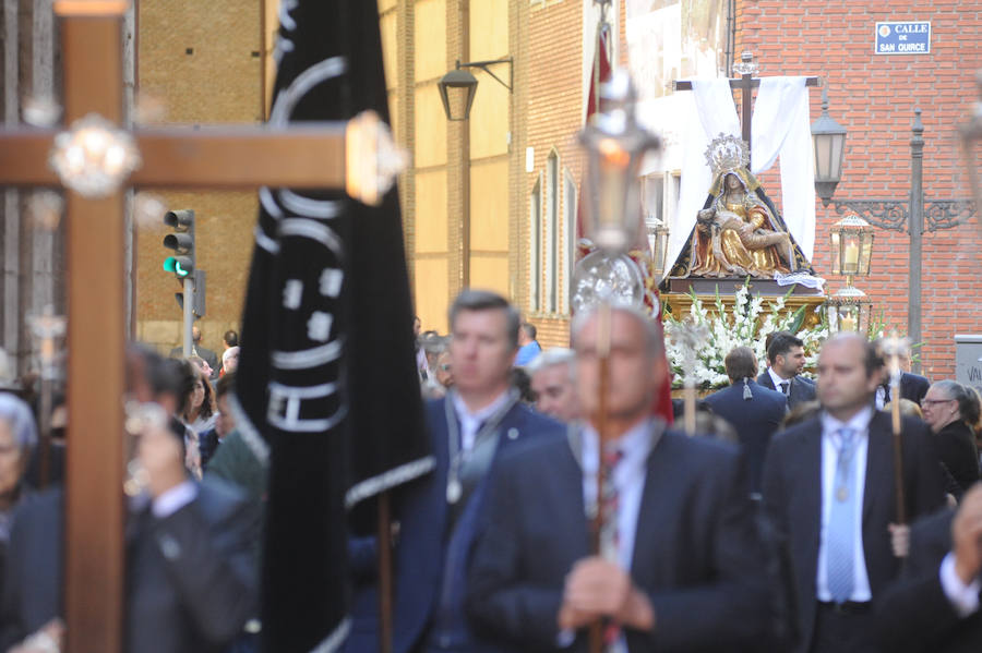 Fotos: Procesión de Nuestra Señora de la Pasión en Valladolid