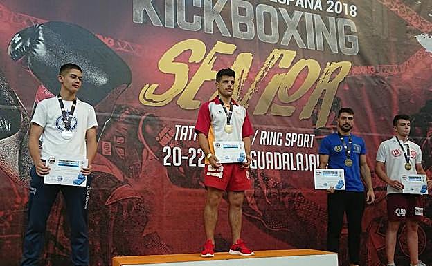 José Ricardo Huerta, en lo alto de un podio. 