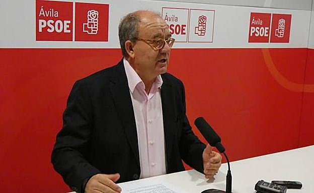 Jesús Caro asegura que el nuevo logo de la Diputación no ha sido consensuado.