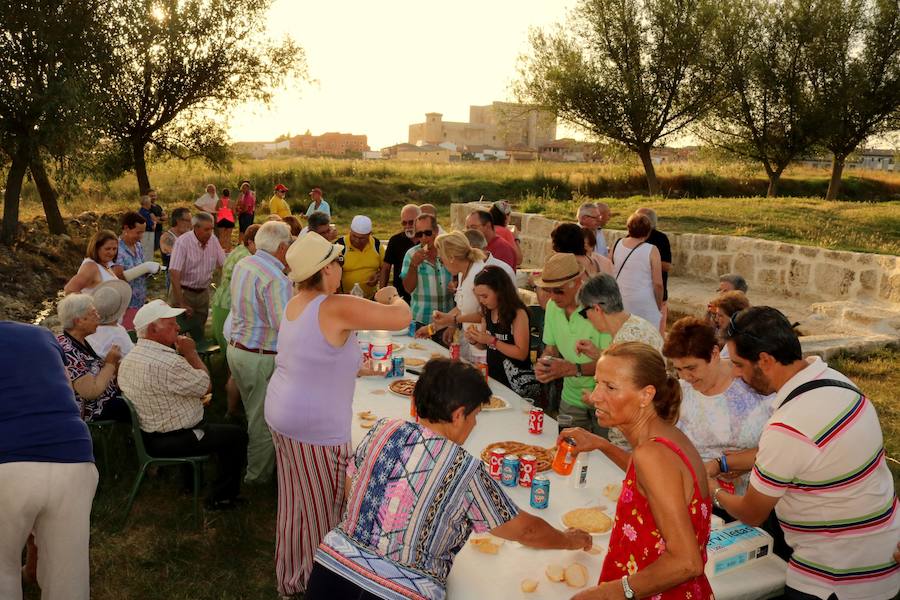 Fotos: Fuentes de Valdepero rehabilita con acierto los pilones