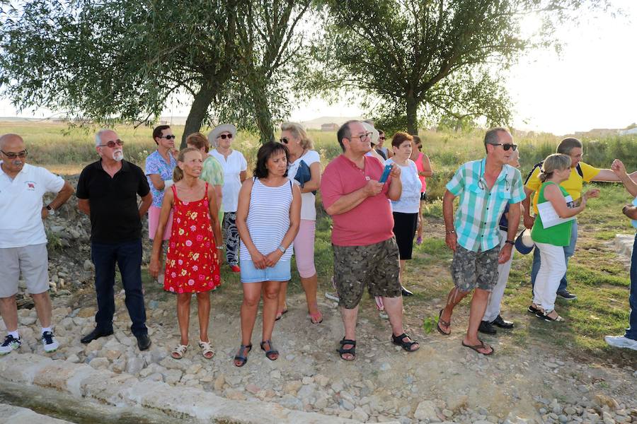 Fotos: Fuentes de Valdepero rehabilita con acierto los pilones