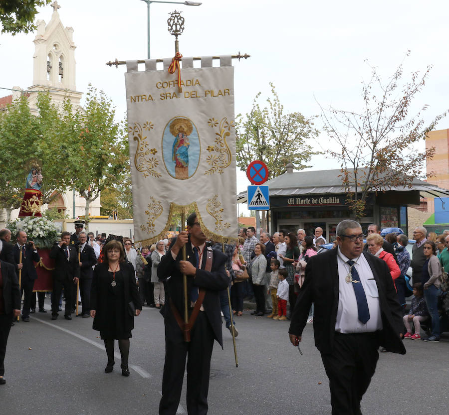 Fotos: Procesión en el barrio de La Pilarica de Valladolid