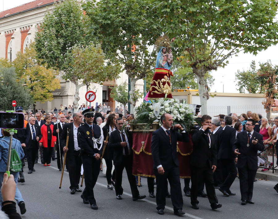 Fotos: Procesión en el barrio de La Pilarica de Valladolid