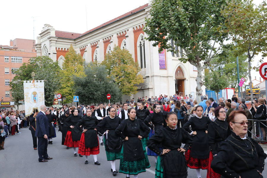 Fotos: Procesión en el barrio de La Pilarica de Valladolid