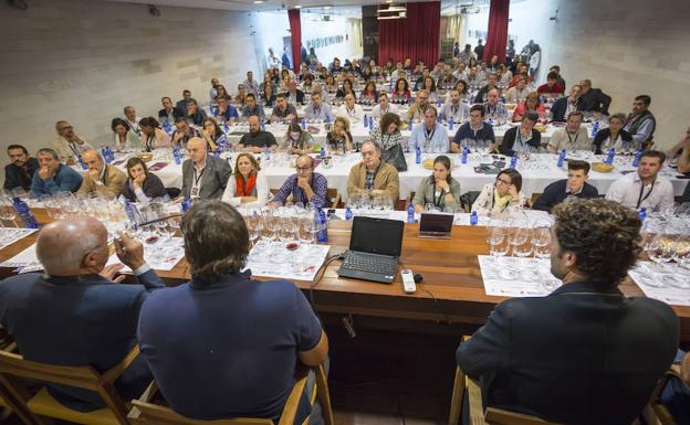 Cata de sumilleres españoles celebradas en el Castillo de peñafiel. 