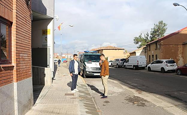 Raúl Calvo y Viti, a las puertas del juzgadi de Aranda.
