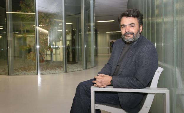 José Luis fernández Barbón, en el Centro Cultural Lecràc de Palencia antes de su conferencia. 