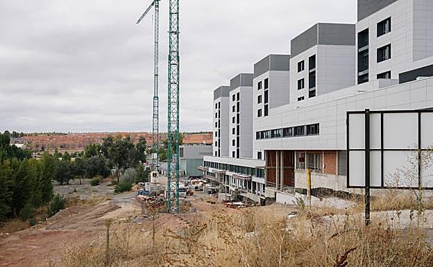 Aspecto que presentan las obras de construcción del nuevo hospital. 