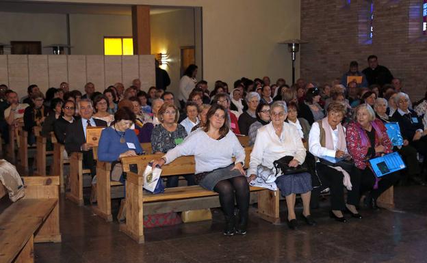 La Diócesis Palencia reúne a más de 300 fieles en el seminario menor