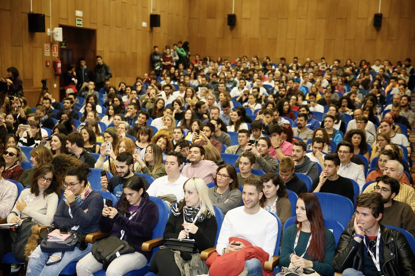 Fotos: Clase magistral de Juan Antonio Bayona en la Universidad de Valladolid