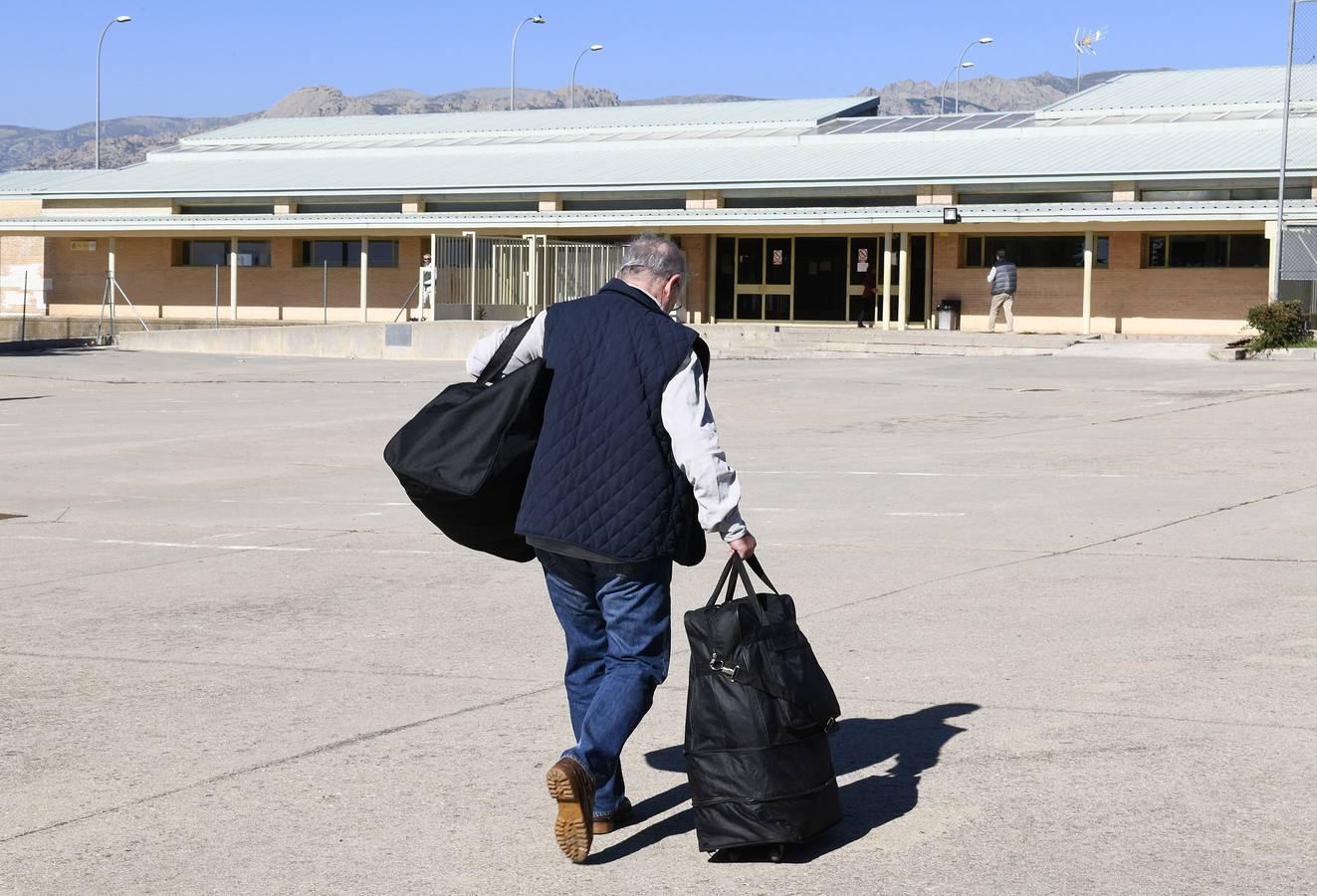 El exvicepresidente del Gobierno ha ingresado en la cárcel para cumplir con su condena a cuatro años y medio de cárcel por las tarjetas «black» de Caja Madrid