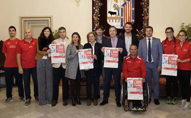 Instante previo a la presentación de la carrera en el Ayuntamiento. 