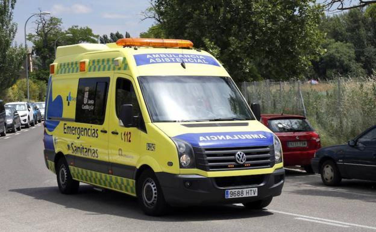 Un fallecido y una herida tras un choque entre dos turismos en la VA-30 en Santovenia