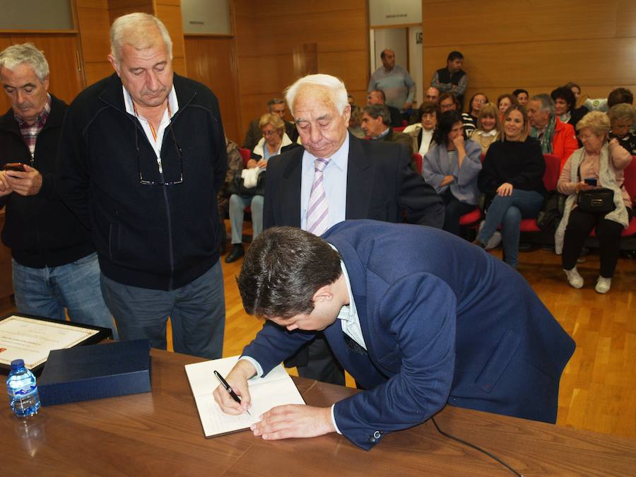 Fotos: Concesión titulo Hijo Predilecto de la Villa de Íscar a Joaquín Maldonado Macanaz