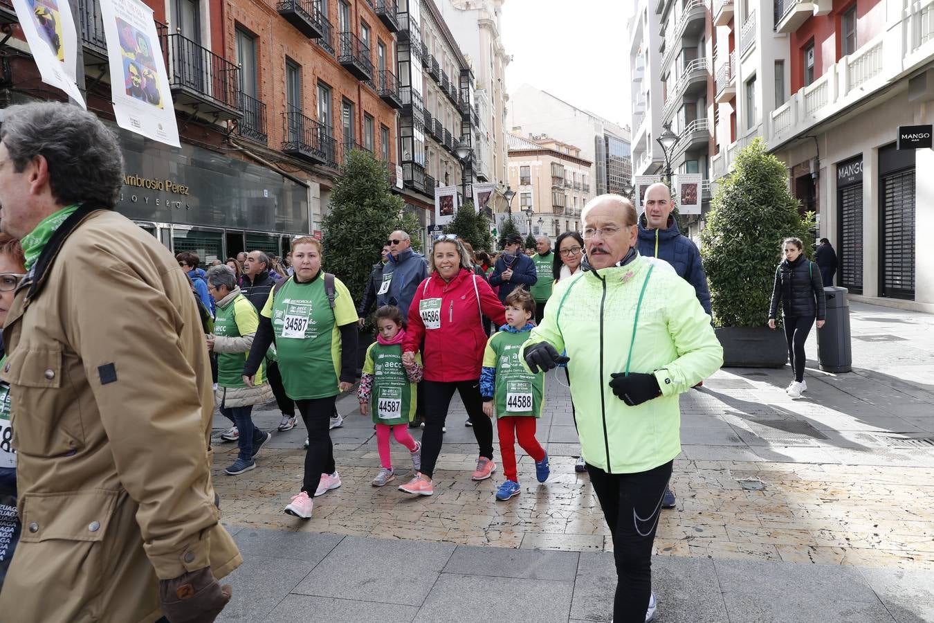 Fotos: VII Marcha contra el Cáncer en Valladolid (2)