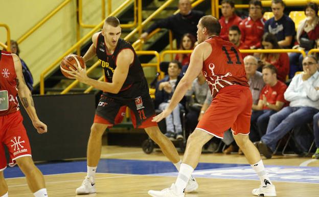 Iljings, durante un partido anterior del CB Tormes. 