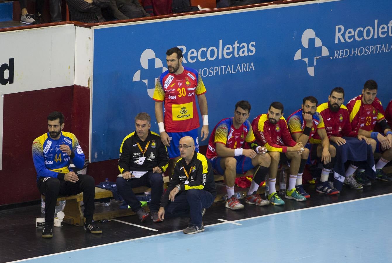 En una gran primera mitad excepcional y después supera el bache para alzarse con una merecida victoria en Huerta del Rey