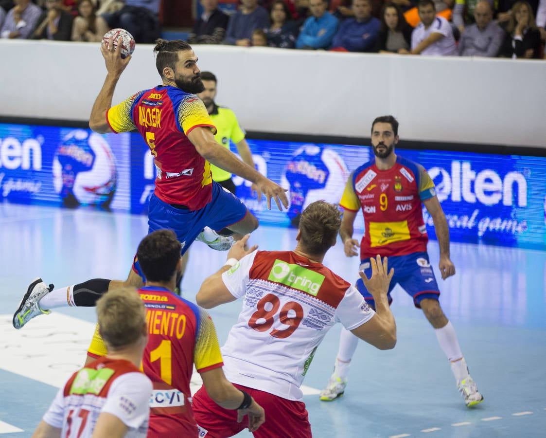 En una gran primera mitad excepcional y después supera el bache para alzarse con una merecida victoria en Huerta del Rey