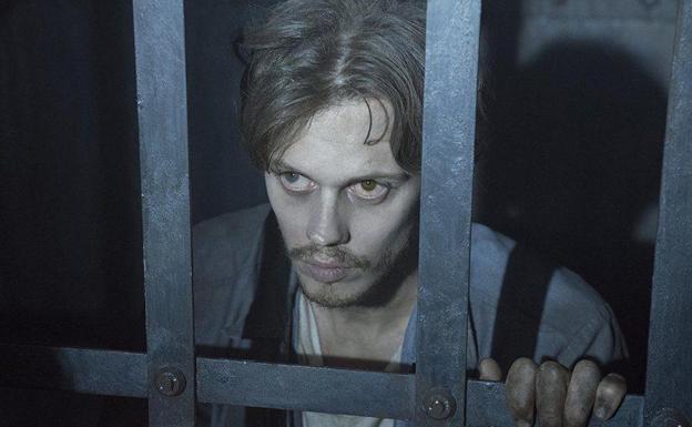 Bill Skarsgård, el payaso de 'It' de la nueva versión es un preso que 'no existe'. 