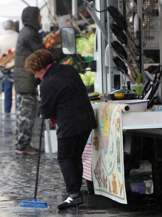 Fotos: Jornada pasada por agua en Segovia
