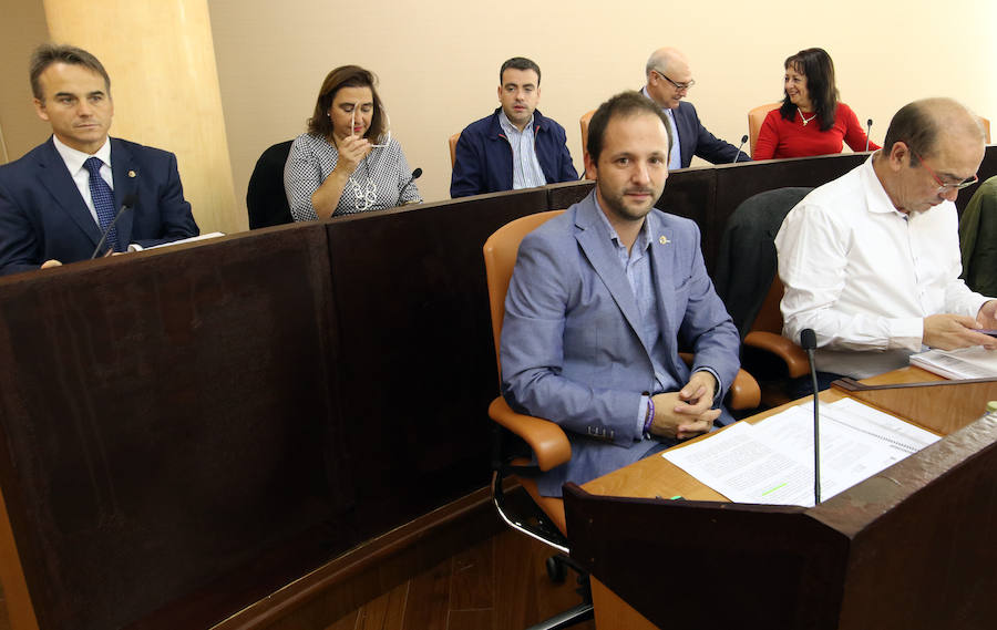 Fotos: Pleno de presupuestos en la Diputación de Segovia