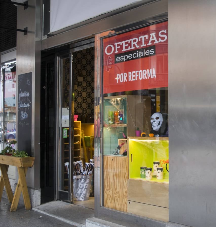 Fotos: El comercio vallisoletano se viste de Halloween