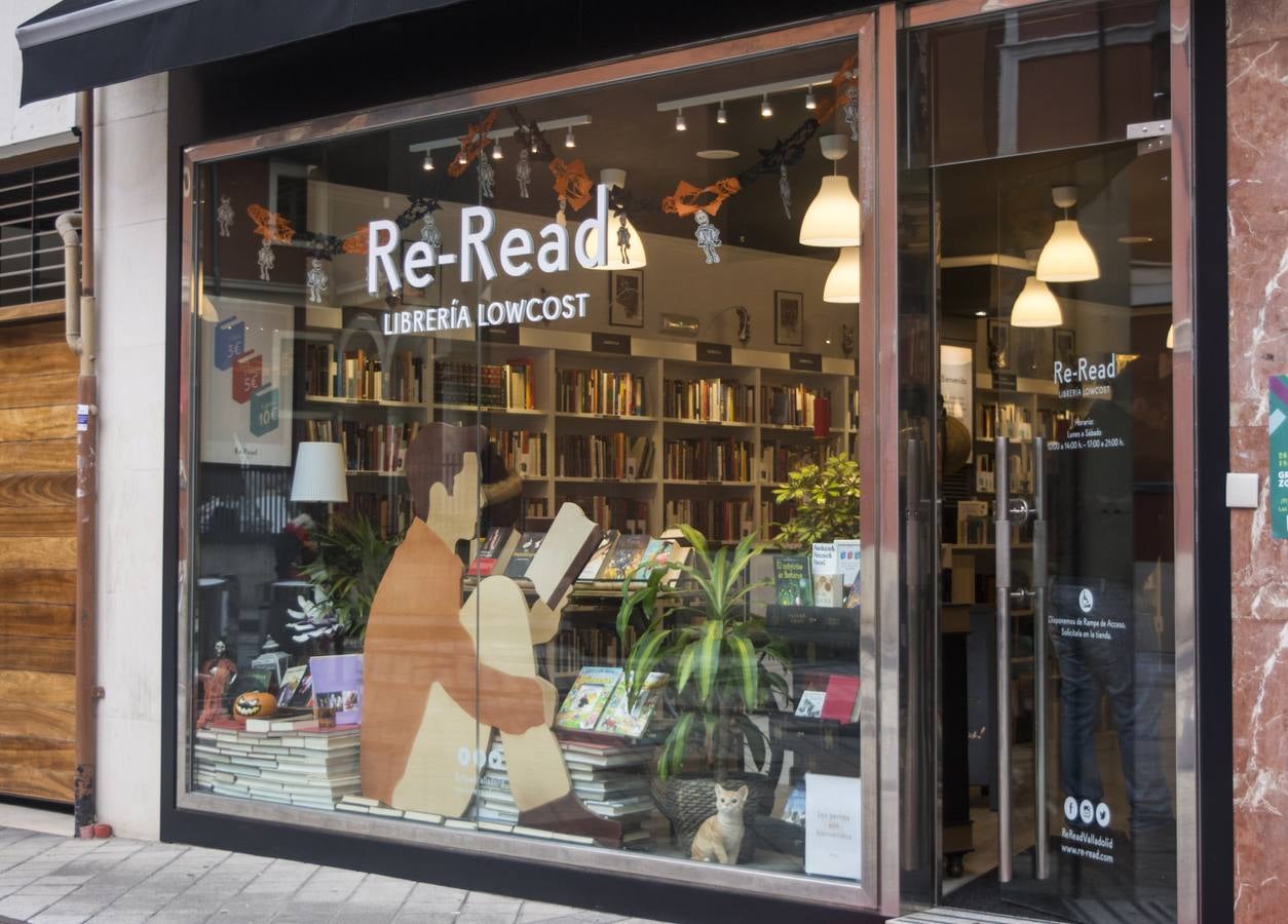 Fotos: El comercio vallisoletano se viste de Halloween