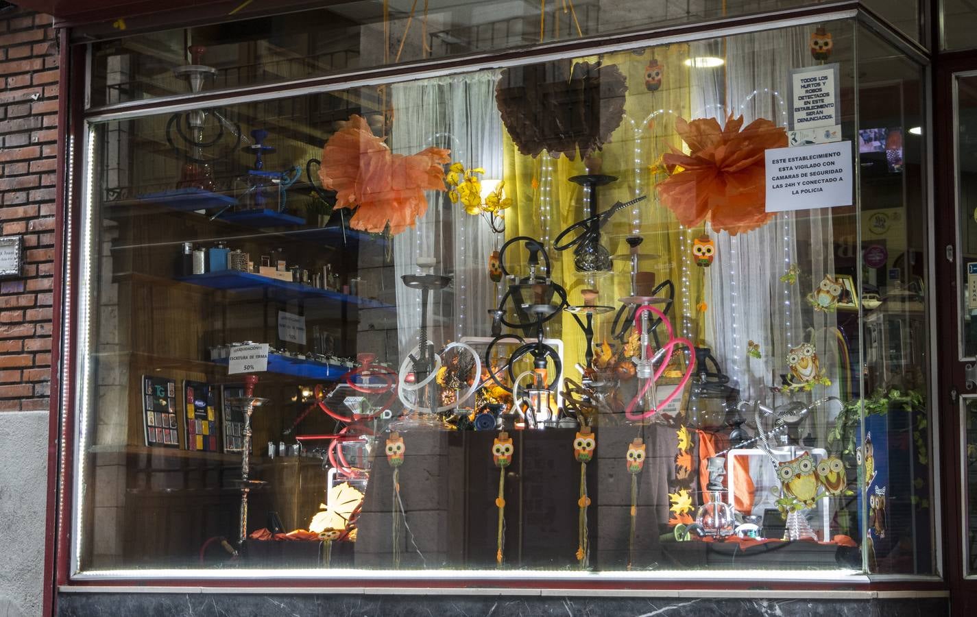 Fotos: El comercio vallisoletano se viste de Halloween