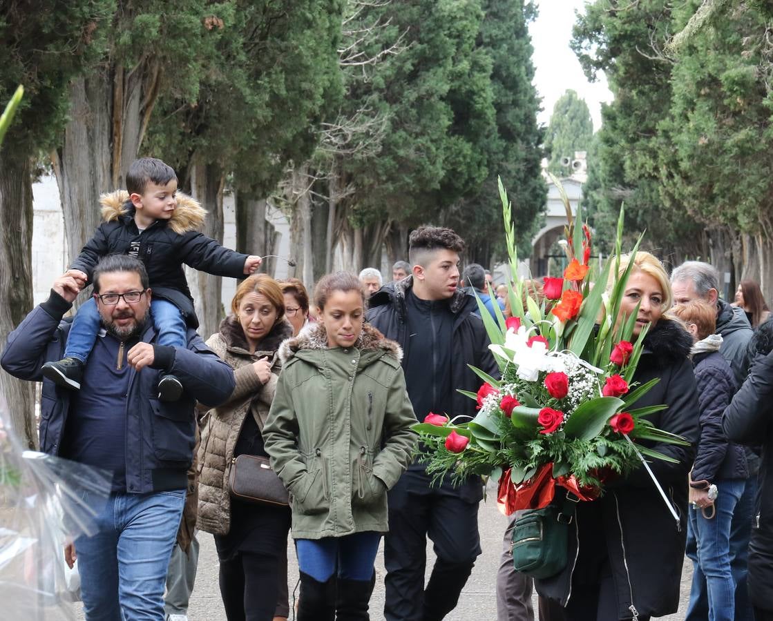 Fotos: Día de Todos los Santos en el cementerio de El Carmen de Valladolid