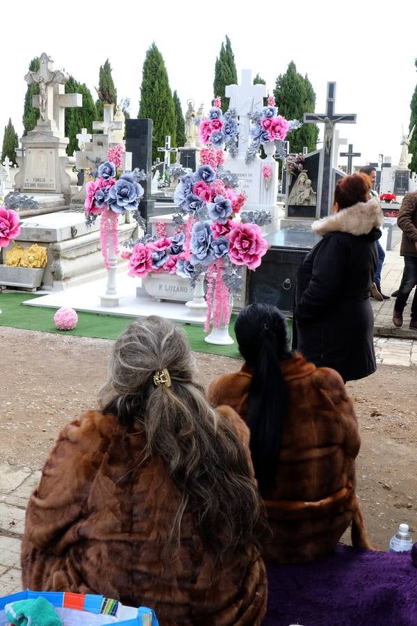 Fotos: Día de Todos los Santos en el cementerio de El Carmen de Valladolid